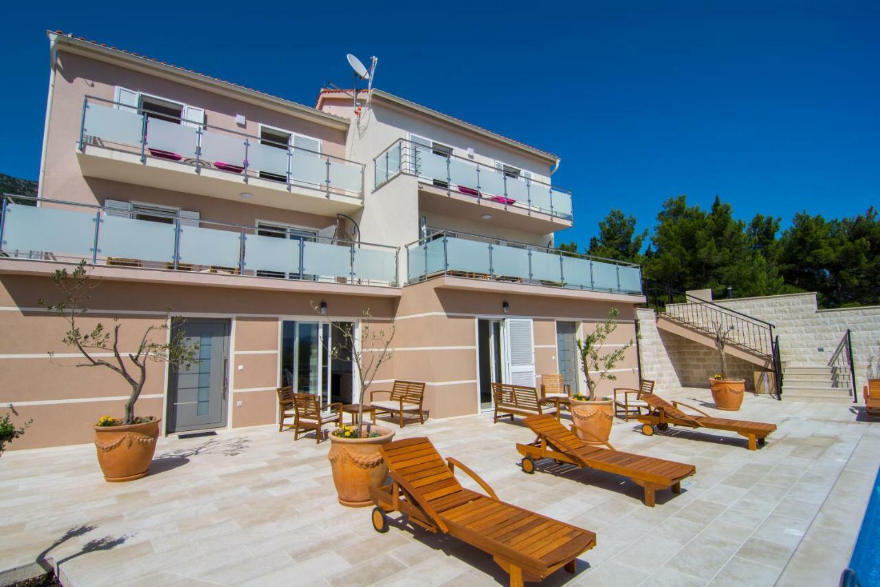 בול Villa Nikola - Pool Side Apartments מראה חיצוני תמונה